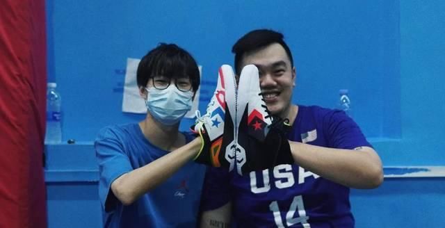  #G4#「百年品牌的篮球初心让西饼大战PoolGuy有了实质意义！Converse G4实战测评 」#XH55球鞋测评#