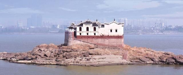 中国最独特建筑，浸泡长江中700年不倒，洪水过后安然无恙