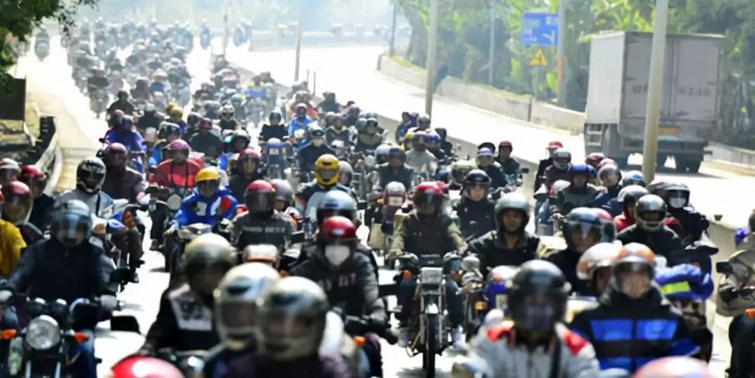 不再有十几万人挤爆火车站，中国最大的时代变迁正在发生