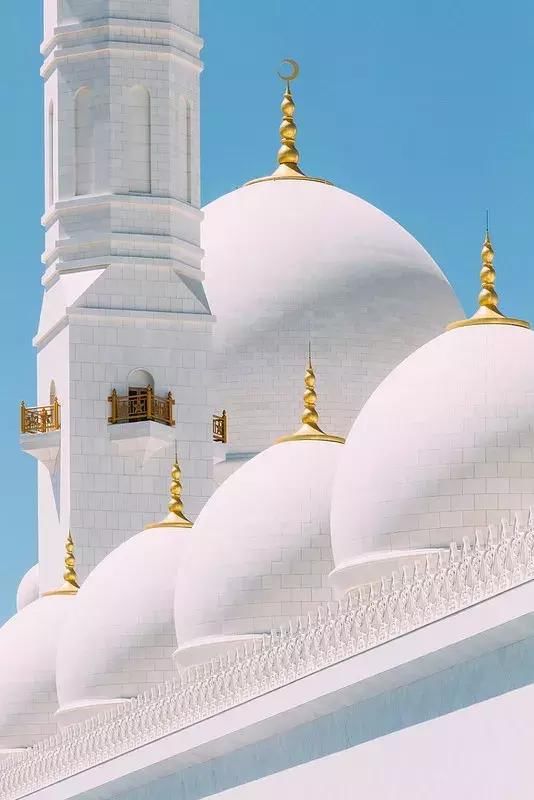 世界上最奢华的清真寺，用了46吨黄金，总造价超过380亿！