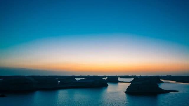  「荒芜」不如一路向西，来一场真正的“流浪火星”