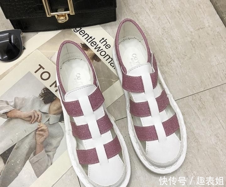  建议：这么美的脚, 建议经常穿高跟鞋! 跟着下图这么搭, 难道不美吗?