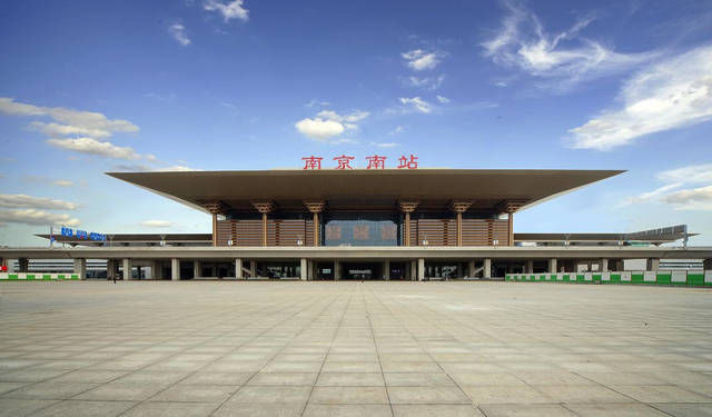 中国十大著名火车站，有一个外媒评选为世界第一