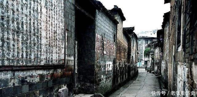 中国最无奈的地级市, 还不如自己一个县有名, 高铁机场都建在县里