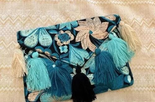 「流苏」再丑的包包都能用流苏拯救，闲置旧包这样改造，比新买的还美