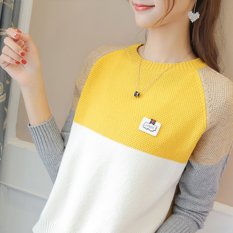 现在穿棉衣还太早，减龄洋气的针织衫，遮住拜拜肉，确实美