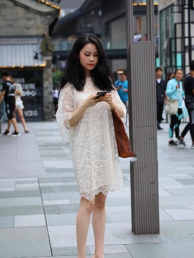  显瘦|小姐姐们清新亮丽的穿搭，不仅显瘦还显气质，美得不尽相同