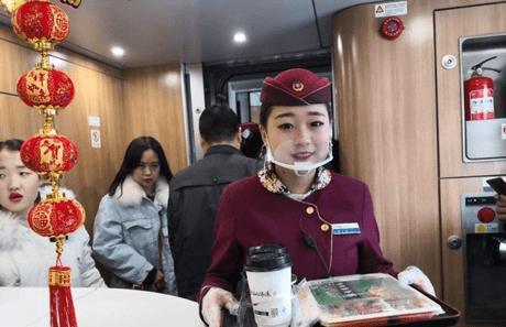 绿皮火车换新装，“绿巨人”复兴号超长火车将亮相，wifi是标配