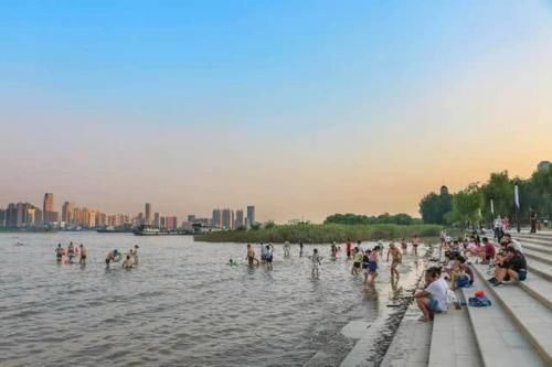  「第一个」中国有望成为直辖市的3个城市，第一个是省会，第三个