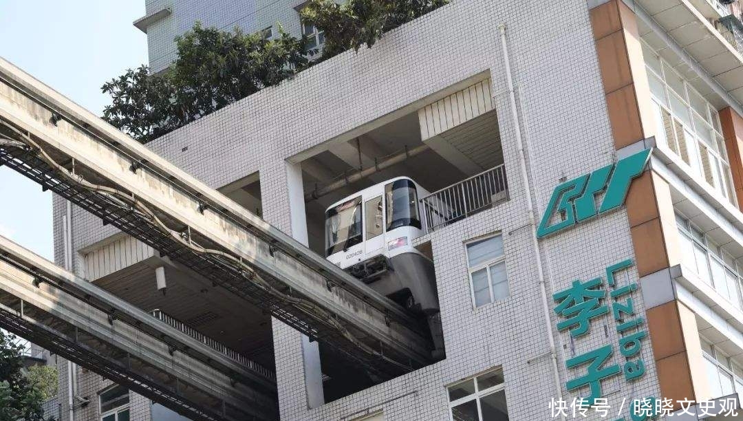  【传声】重庆轻轨穿楼而过，住在里面的人睡觉怎么办？