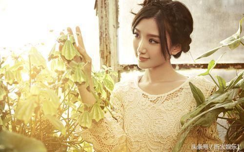 毛晓彤工作人员承认新闻属实，正在积极跟律师做沟通，暂时不回应