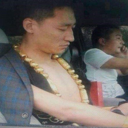 难怪越南人满大街披金戴银，看到价格吓我一跳!没人再带黄金了