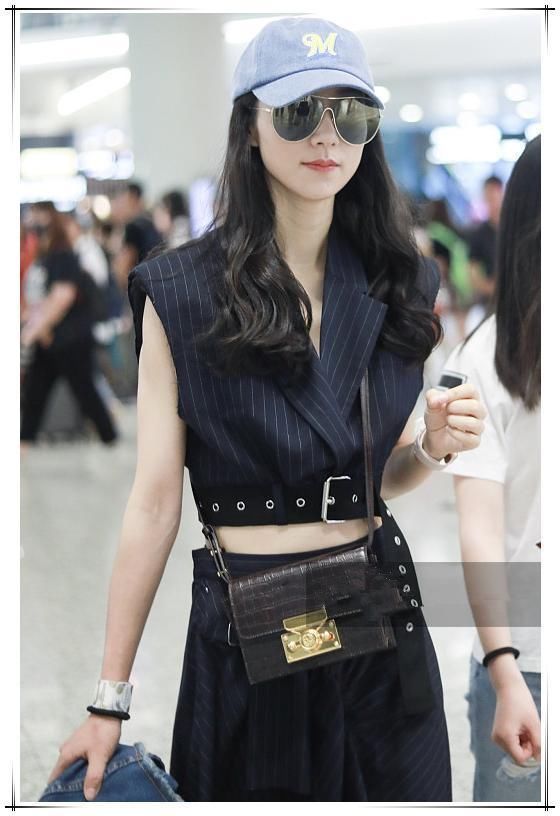 当韩雪和奚梦瑶同穿露脐装，网友：终于见识到什么是真正水蛇腰了