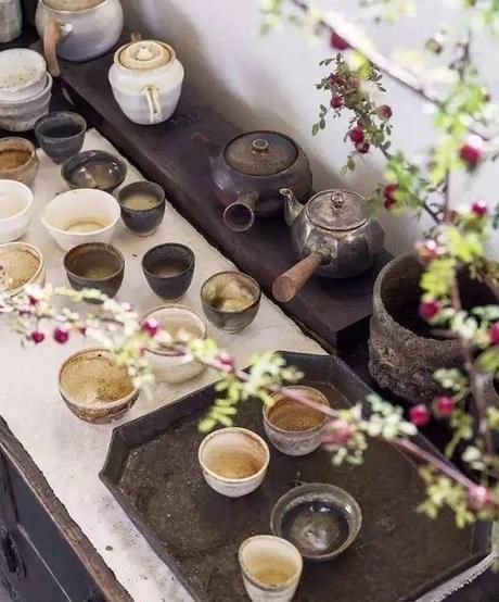 『小院』20多岁的年龄差距,却把一个破烂的农家小院变成了“桃花源”