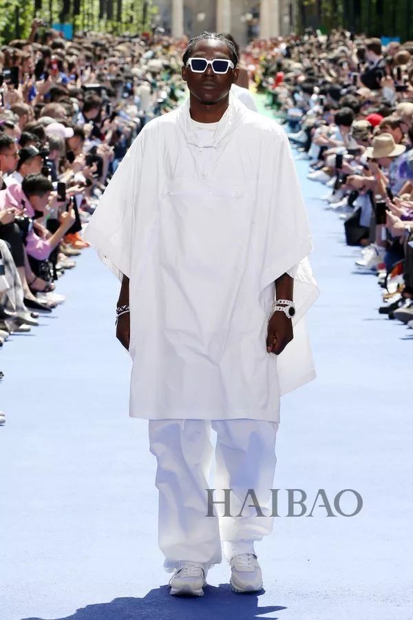 夏天就要穿清爽的白色!小白裙小白鞋穿起来又瘦又仙!