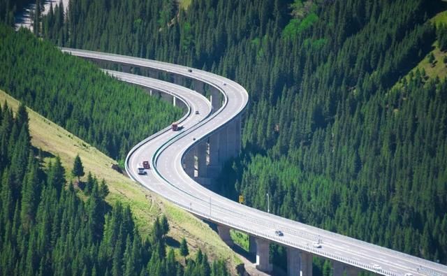 喜欢自驾吗？这十条线路你一定有喜欢的