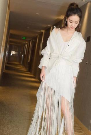 当140斤贾玲和90斤的张小斐同穿裙子，网友：看完瞬间不想减肥了