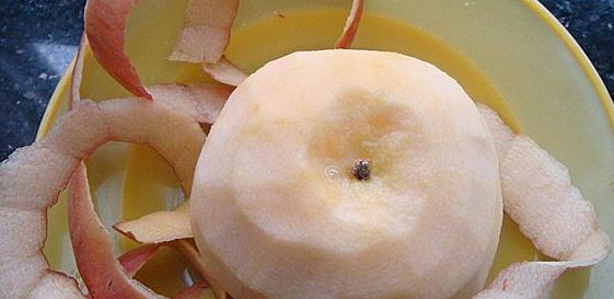  『分泌』女性在产后最好常吃5种水果，不仅能促进奶水分泌，还能缓解便秘