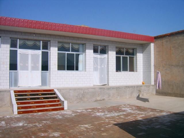 农村盖房子先打地基，并且都喜欢抬高地基，这其中有什么说法吗