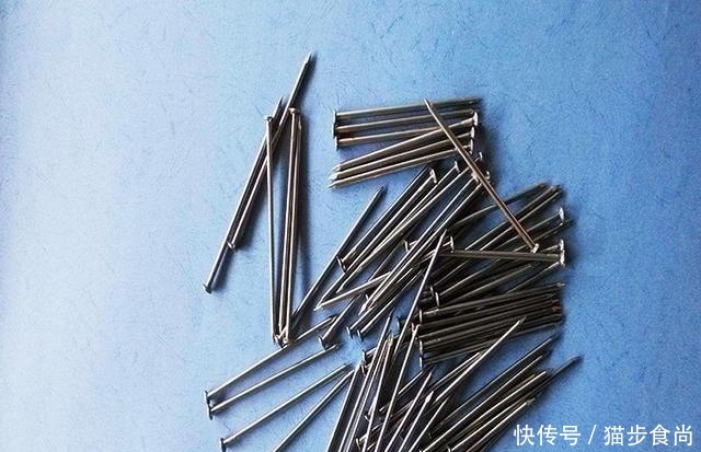 「五体投地」农村小伙用废旧物品,改钓具钓鱼,渔具店老板佩服得五体投地