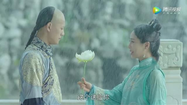 杨紫撞衫张雪迎,才相差2cm,差别有点大!网友:秦俊杰瞎了吧