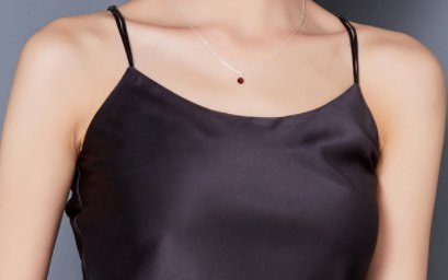 黑丝袜什么的都扔了吧!有这吊带衫就足够，若隐若现贼迷人