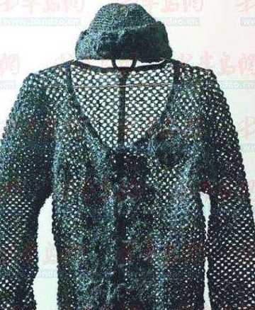 女子连续15年收集枕头上的头发 15年后做出的东西让人羡慕