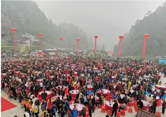 万人年猪宴，传统美食节，湖北长阳冬祭开始了