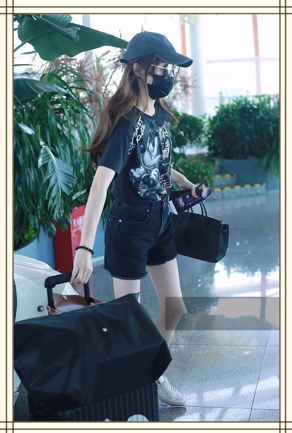 唐嫣真没浪费172身高!硬是把五分短裤穿成热裤，网友:这腿我服