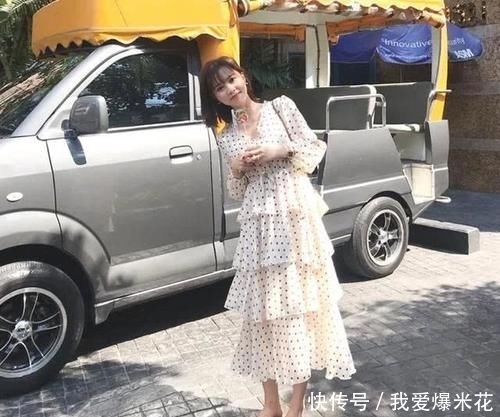  『很火』2020年有种裙子很火，它叫“塔裙”，时髦减龄，这样穿巨好看！