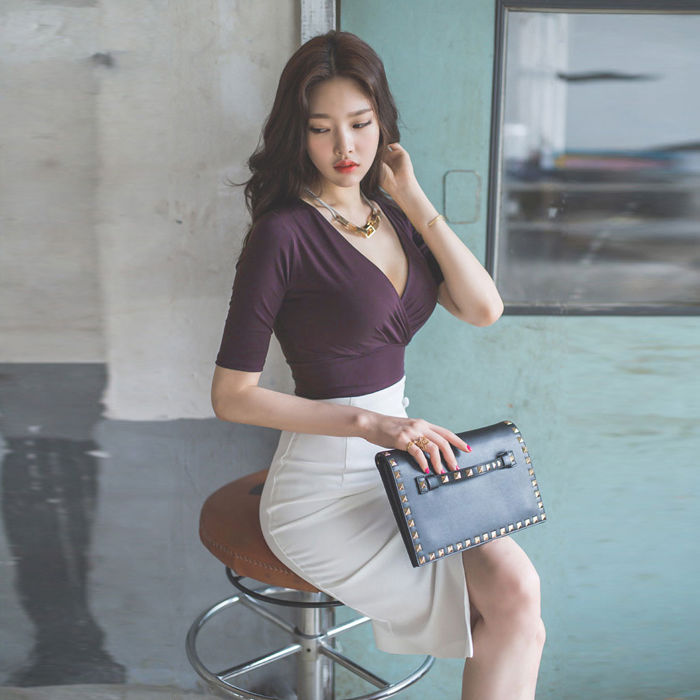 包臀裙早过时了!瞧瞧下面新上架的“魔包裙”，时髦性感真迷人