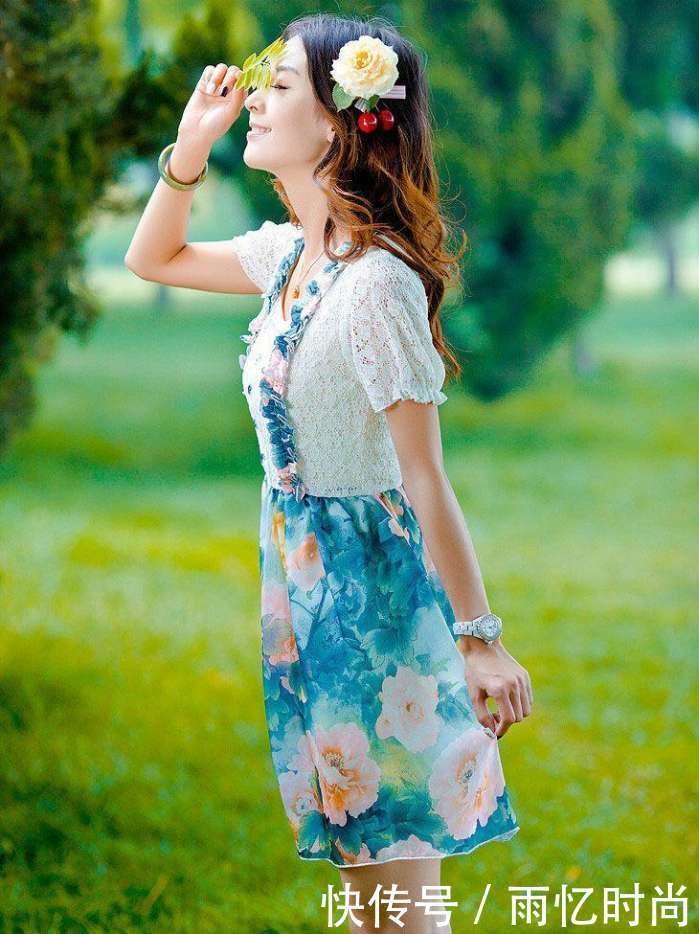 连衣裙展现迷人性感好身材, 美丽时髦