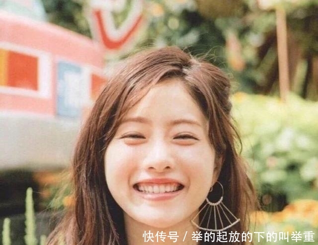  『女生』为什么有的女生脸大依然很美？这几个特点告诉你，脸大也能很美