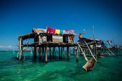 世界上唯一无国籍的民族，一辈子生活在海上，现却成为旅游胜地