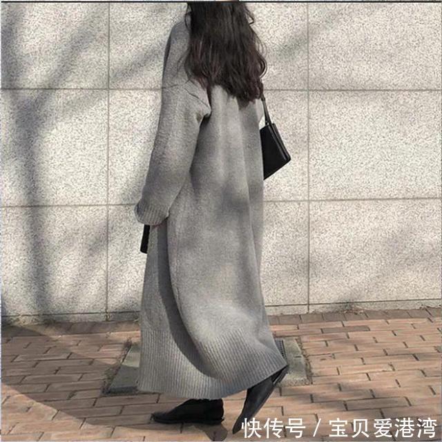 『很火』最近很火的一种穿法,叫“脚踝外套+潮鞋”,时髦又显高挑!