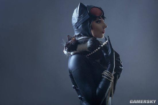 毛妹穿紧身衣Cos猫女:身材凹凸有致 眼神还原到位