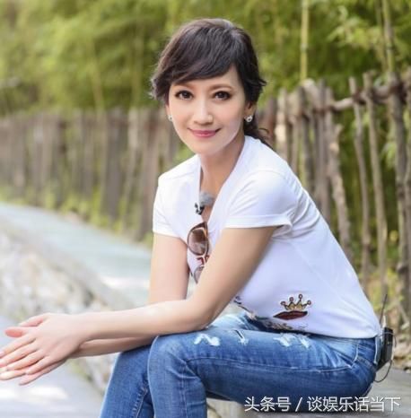 赵雅芝迷人的五张照片，第一张美丽优雅，图五让我根本移不开眼睛