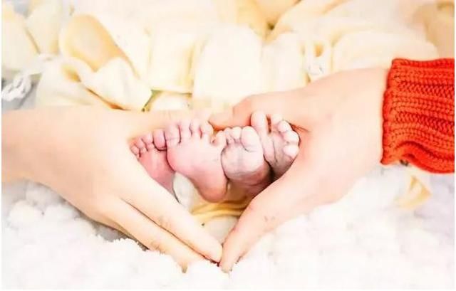 辣妈谢娜痛斥假疫苗者，24个哭泣符号表心境，爸爸张杰发文质问