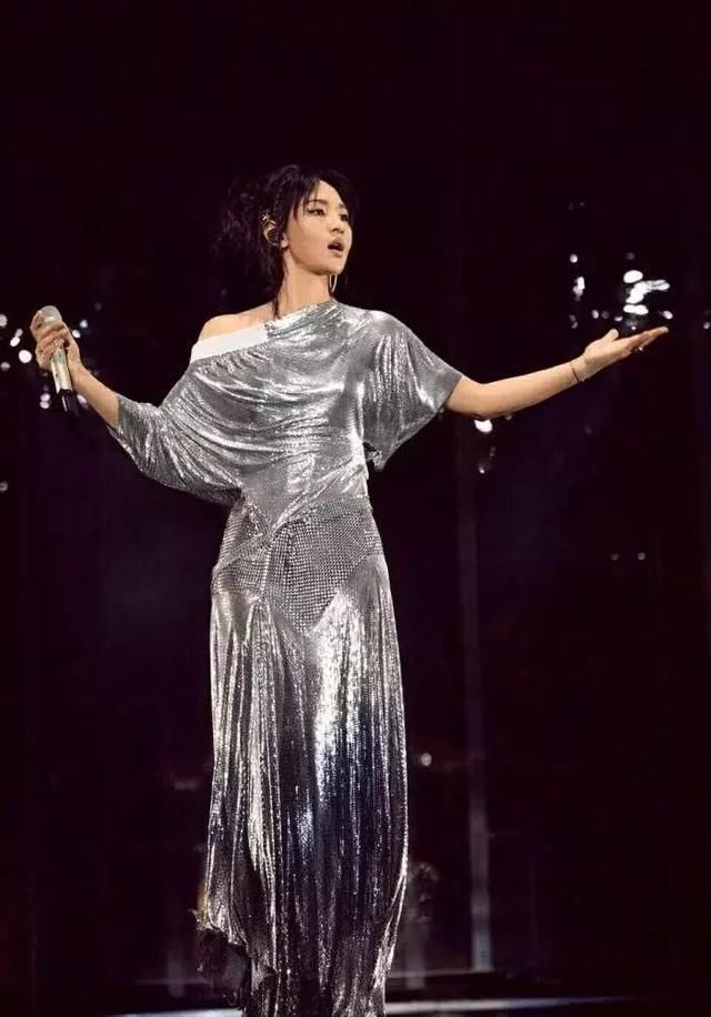 周笔畅承认整容，变漂亮了吗？