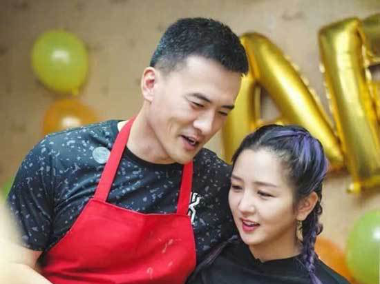 何洁清空微博后首发文，被骂不是好妻子，回应后却被找出漏洞