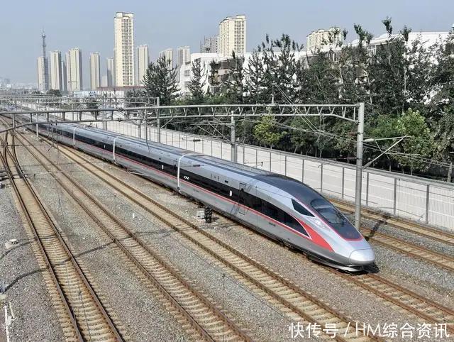 中国首辆智能高铁今年开通，时速350公里，无人驾驶？