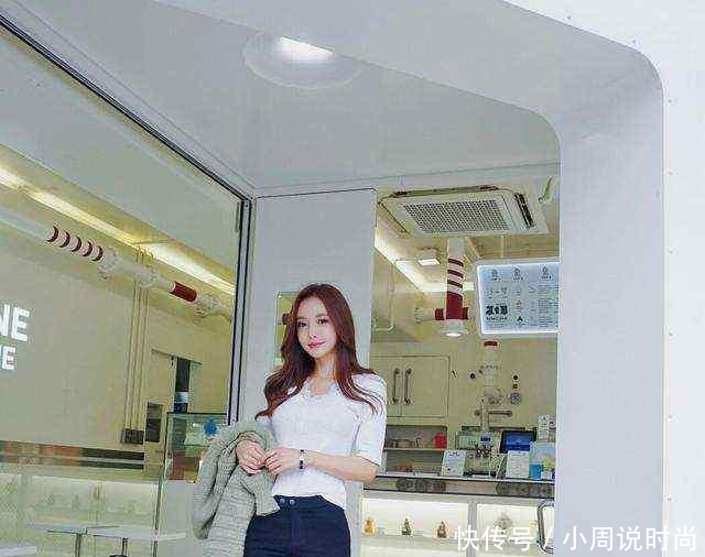 美女街拍, 绿色无袖连衣裙 ,让她们更有成熟韵味!