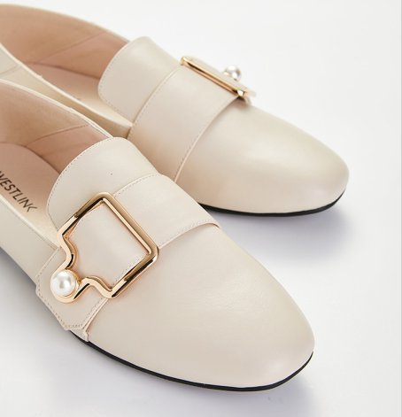 妈妈嫌高跟鞋累脚!鞋柜里全是这种“软底鞋”，比不穿鞋还要舒适