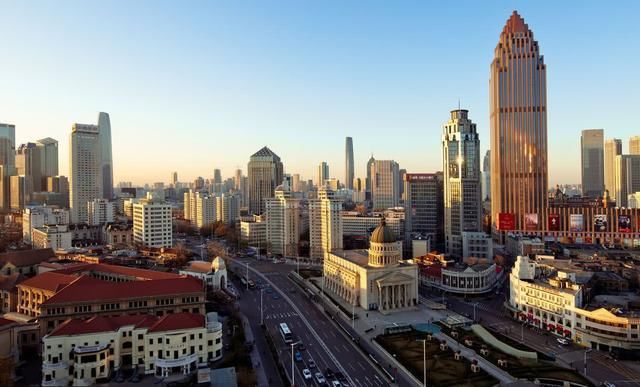 今年最有希望突破2万亿的城市，上半年发展却非常慢，让人担心！