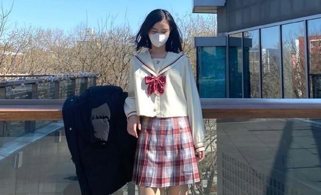  『衬衣搭配』印花和波点，之前总被忽视的经典元素