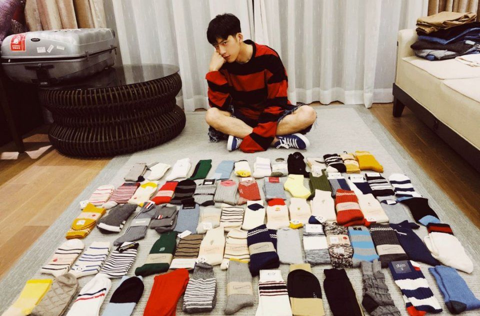 他和你男人一样只穿基本款，为啥他这么时髦?