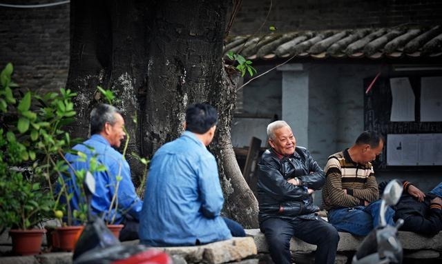  「大爷」在农村光棍真可怕村中王大爷：有一点没人不怕,恐无一例