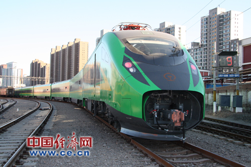 探访动车”绿巨人”:时速160公里动力集中动车组即将上线