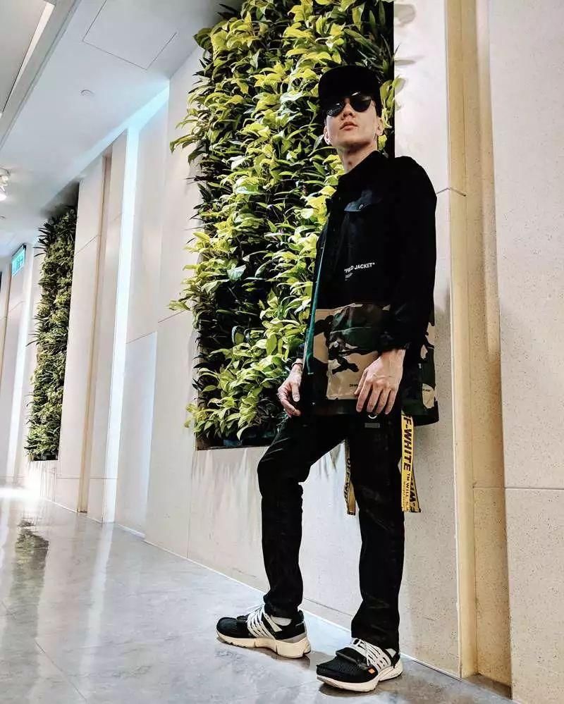 除了 Supreme 弹珠机还有什么?JJ 林俊杰近期上身潮物汇总