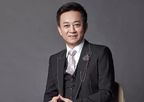 继章文之后，有人指认朱军，近日发文辟谣，称已向法院起诉